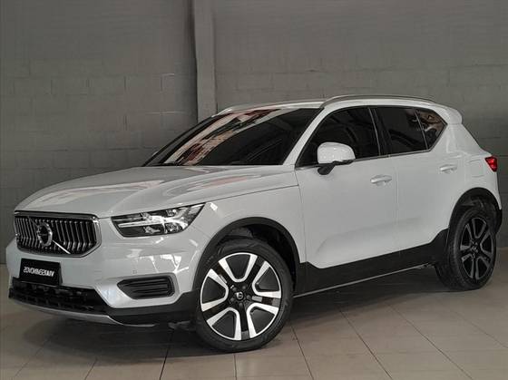 VOLVO XC40 1.5 T5 RECHARGE MOMENTUM GEARTRONIC VOLVO XC40 1.5 T5 RECHARGE MOMENTUM GEARTRONIC